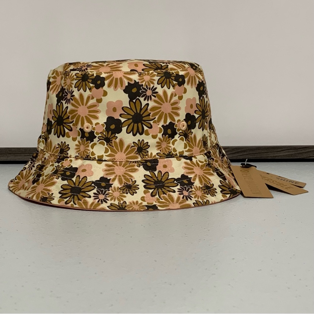 Steve Madden Reversible Blush Floral Print Bucket Hat-New